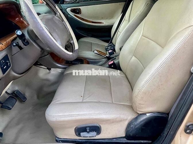 Lexus ES300 AT