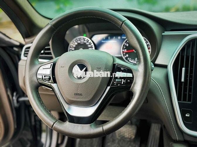 VinFast Lux A2.0 2023 - 30000 km