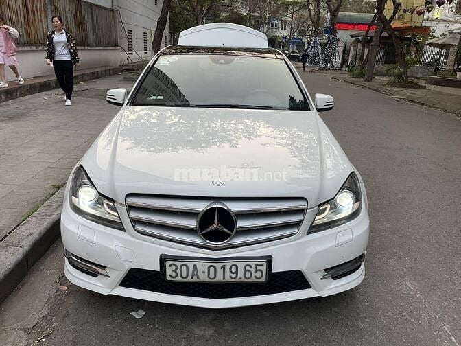 Mercedes C300 AMG Plus Dây đai đỏ , cửa nóc đôi