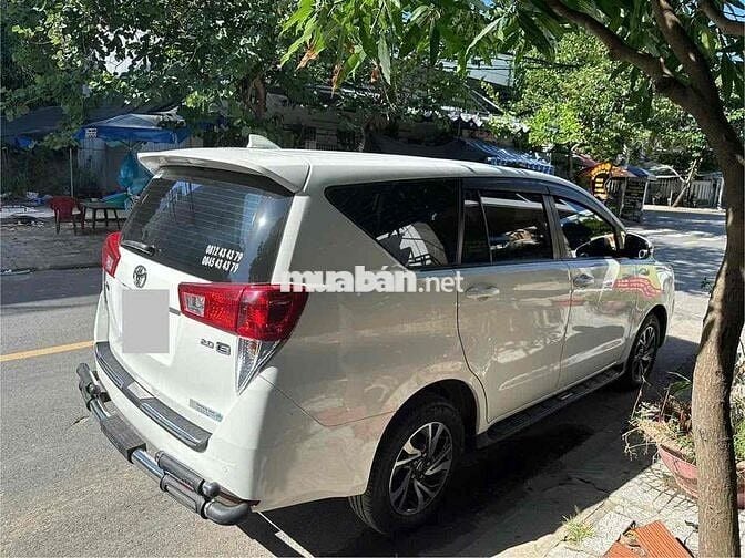 Toyota Innova 2021 E 2.0 MT - 125000 km