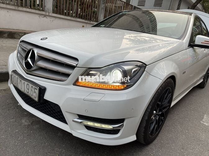 Mercedes C300 AMG Plus Dây đai đỏ , cửa nóc đôi