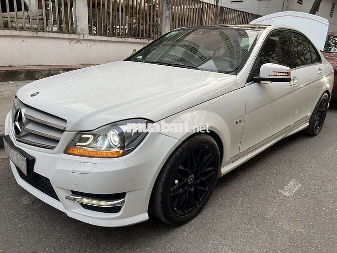 Mercedes C300 AMG Plus Dây đai đỏ , cửa nóc đôi