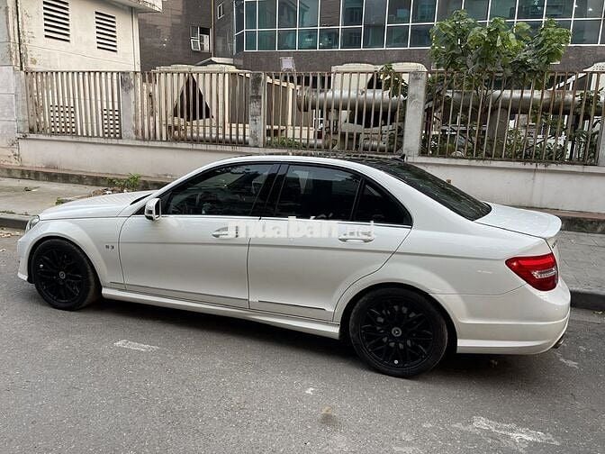 Mercedes C300 AMG Plus Dây đai đỏ , cửa nóc đôi