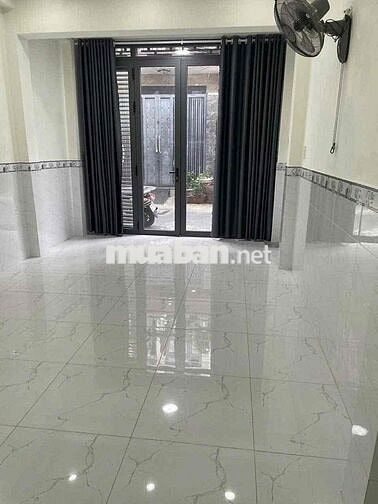Cho thuê nhà hẻm 922 CMT8, 3.6x12m, 1 lầu, sạch đẹp ở liền