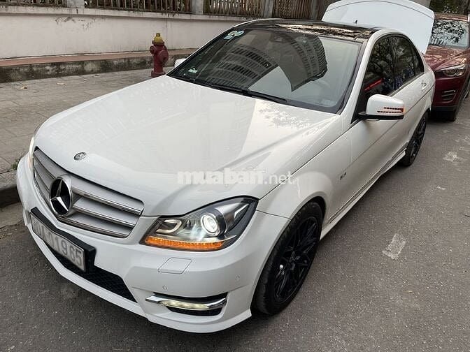 Mercedes C300 AMG Plus Dây đai đỏ , cửa nóc đôi