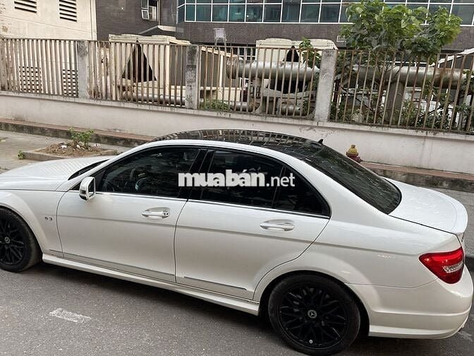 Mercedes C300 AMG Plus Dây đai đỏ , cửa nóc đôi