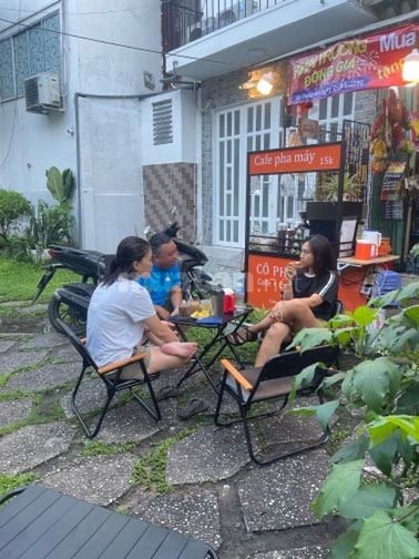 Sang gấp quán cafe view công viên - vào là kinh doanh ngay!