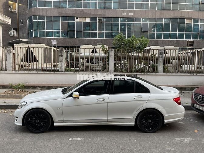 Mercedes C300 AMG Plus Dây đai đỏ , cửa nóc đôi