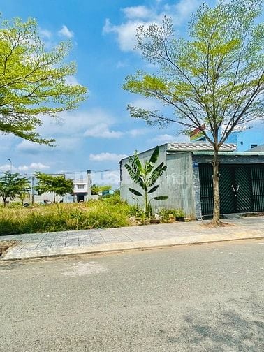 Giảm sâu còn 1.250tỷ/80m2 đất gần chợ, đủ thổ, sổ hồng riêng