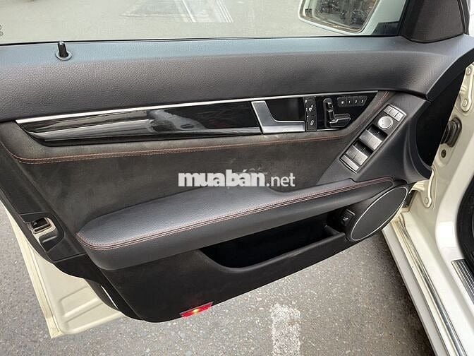 Mercedes C300 AMG Plus Dây đai đỏ , cửa nóc đôi