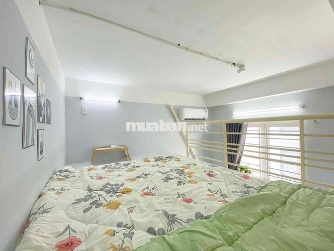 PHÒNG CÓ GÁC CỬA SỔ TRỜI CỰC XINH NGAY VĂN LANG