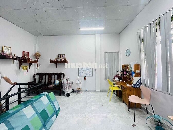 Bán nhà giá rẻ Quận 7, gần chợ Tân Mỹ, 18.7m2, 3 tầng