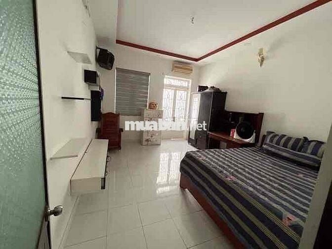 Bán nhà Q7, Huỳnh Tấn Phát, Nguyễn Văn Quỳ, 60m2, 5 tỷ 5, hẻm xe hơi