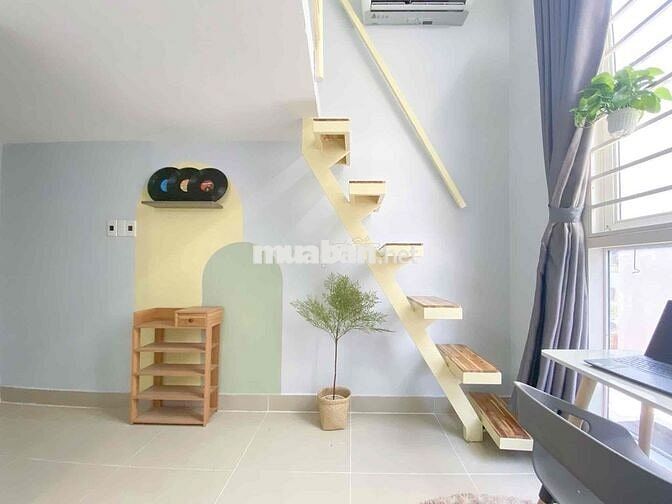 PHÒNG CÓ GÁC CỬA SỔ TRỜI CỰC XINH NGAY VĂN LANG