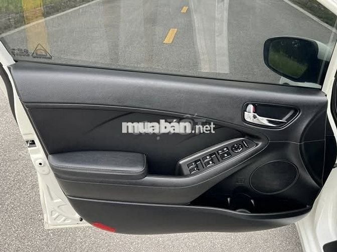 Kia K3 2014 – 1.6 AT