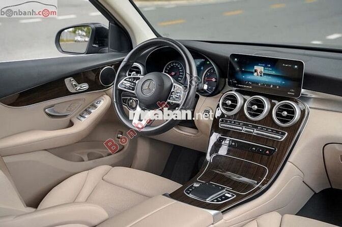 Mercedes Benz GLC 200 2022 - 1 Tỷ 389 Triệu