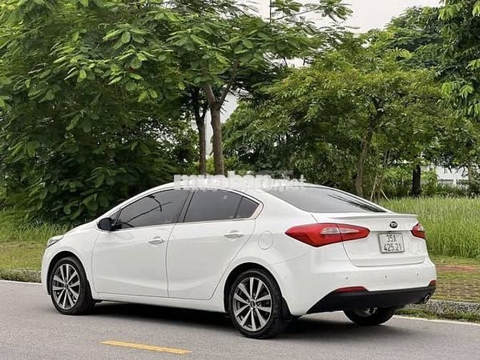 Kia K3 2014 – 1.6 AT