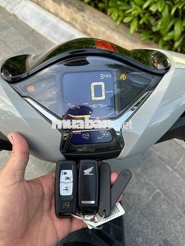 SH 160 ABS 2023 xám măng đẹp xuất sắc, cực chất
