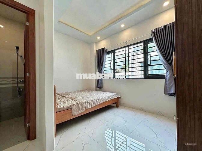 STUDIO FULL NT CỬA SỔ TRỜI TO CỰC THOÁNG NGAY NGÃ TƯ BỐN XÃ