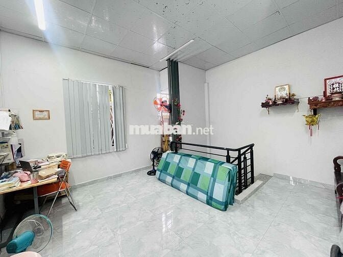 Bán nhà giá rẻ Quận 7, gần chợ Tân Mỹ, 18.7m2, 3 tầng