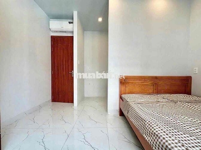 STUDIO FULL NT CỬA SỔ TRỜI TO CỰC THOÁNG NGAY NGÃ TƯ BỐN XÃ