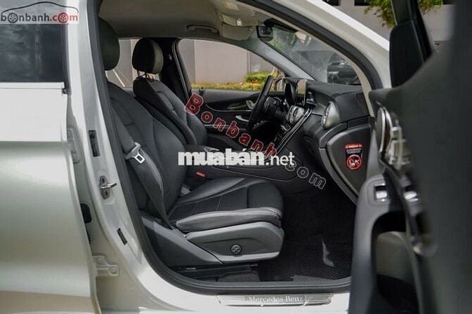 Mercedes Benz GLC 200 2022 - 1 Tỷ 388 Triệu