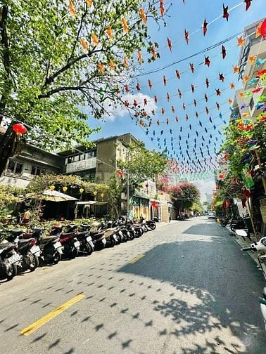 CHO THUÊ CĂN GÓC 2 MẶT TIỀN HẺM XE TẢI – PHAN XÍCH LONG, PHÚ NHUẬN.