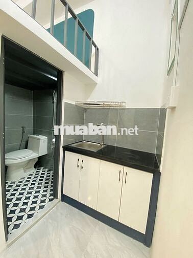 Cho thuê thuê phòng mới như hình, gác cao, 2 cửa sổ rất thoáng