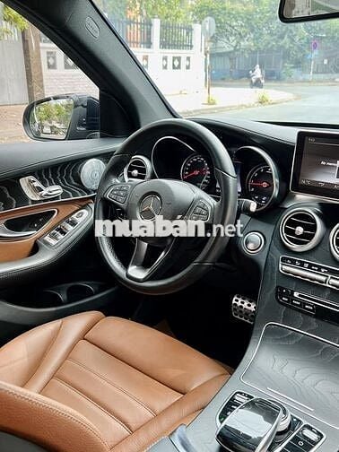 Mercedes-Benz GLC300 4Matic 2017 xanh cavansize