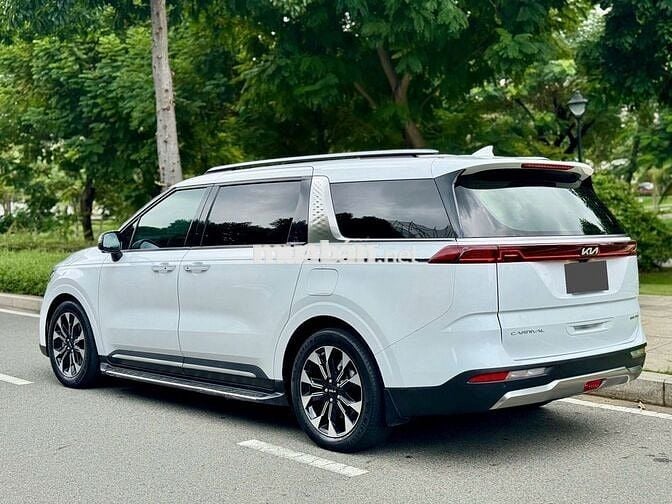 Kia Carnival 2022 Signature 2.2D - 50000 km