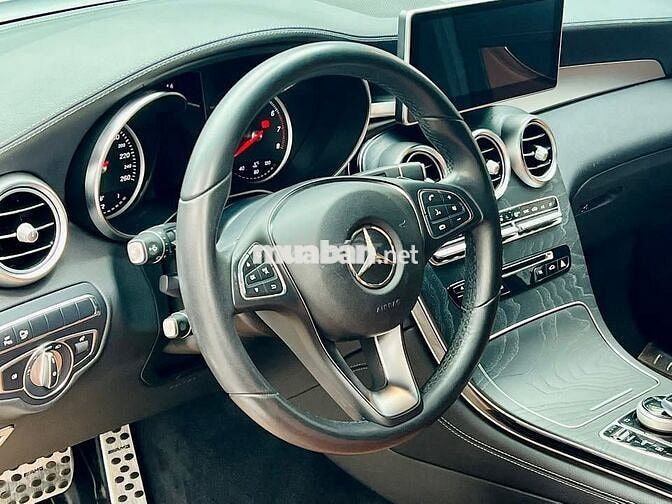 Mercedes-Benz GLC300 4Matic 2017 xanh cavansize