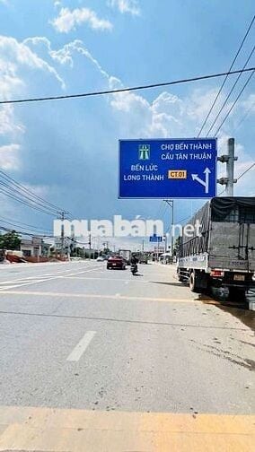 Đat mặt tien 512 cách nguyen văn tạo vào 100m. Khu vực kinh doanh