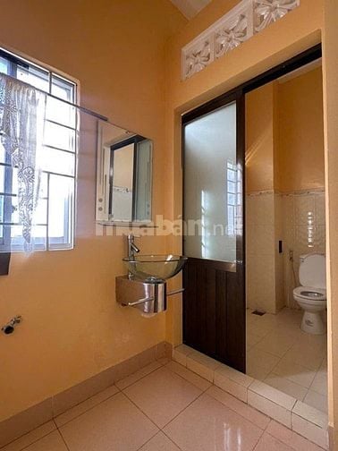 Nhà đường số 22 F4Q8 dt: 4m x 14m, 3 lầu st