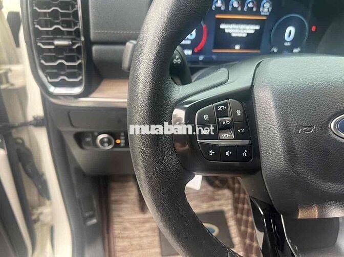 Ford Everest 2023 Titanium+ 2.0 AT 4x4 - 60000 km