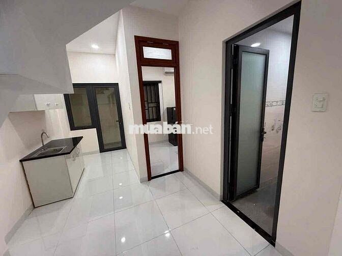 Cho thuê căn hộ Studio Ban công Q4 gần ĐH Luật, ĐH Nguyễn Tất Thành
