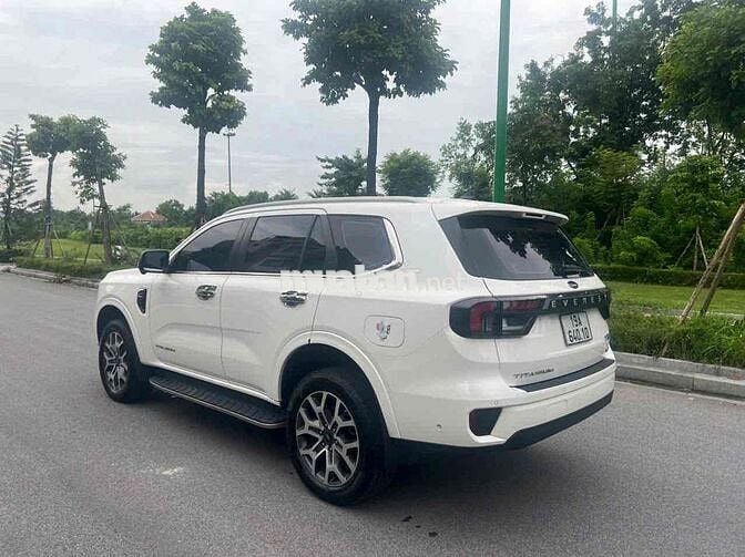 Ford Everest 2023 Titanium+ 2.0 AT 4x4 - 60000 km