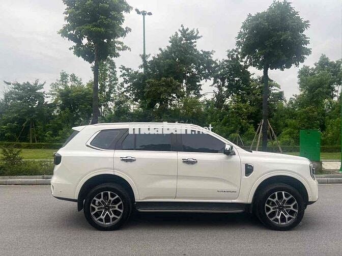 Ford Everest 2023 Titanium+ 2.0 AT 4x4 - 60000 km