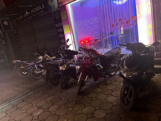 Tuyen nhân viên tẩm quất massage