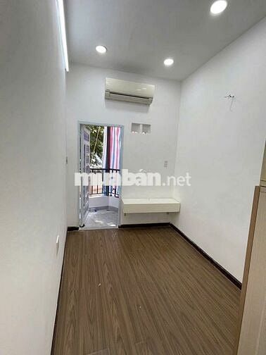 HẺM 2 XE HƠI TRÁNH NHAU KHU NGUYỄN TRỌNG TUYỂN - 28M2  - NHỈNH 2 TỶ