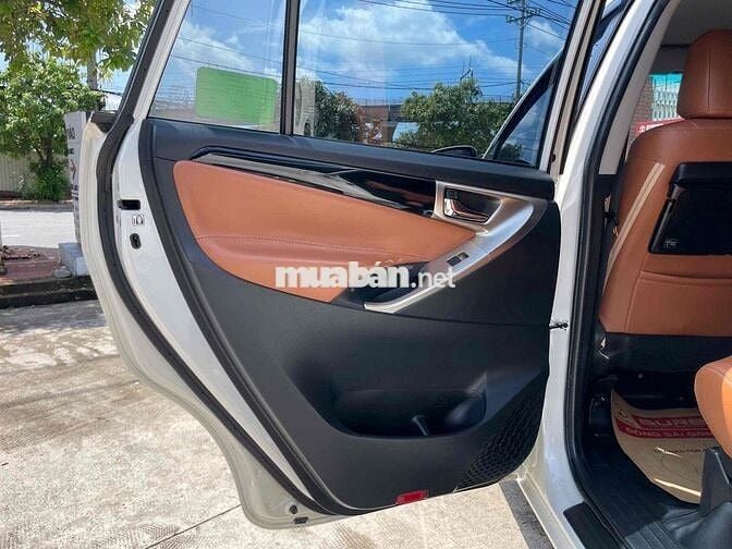 Toyota Innova trắng 2019 tự động 2.0G - 58000 km