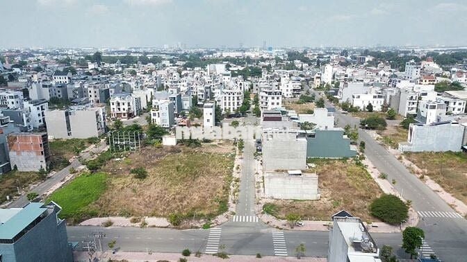 đất đẹp ngay sau làng đại học, chỉ 3,6 tỷ đường 14m