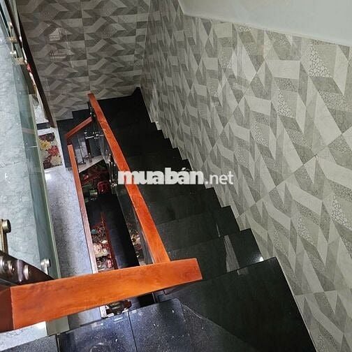 Cần bán căn nhà đường ô tô 10m hẻm 122 Phú Định, nội thất cao cấp
