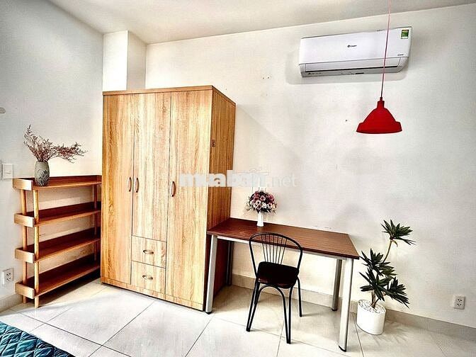 CHDV full NT gần Ngã 4 Hàng Xanh, balcon như khách sạn
