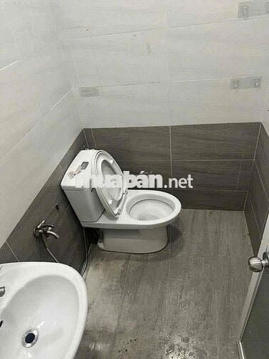 Cho thuê nhà gần UBND p.Trường Thọ,/Hồ Văn Tư giá 5,5tr TL