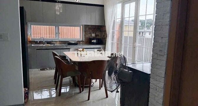 Kẹt tiền bán căn villa đường nam hồ đà lạt giá 1ty2 view đồi