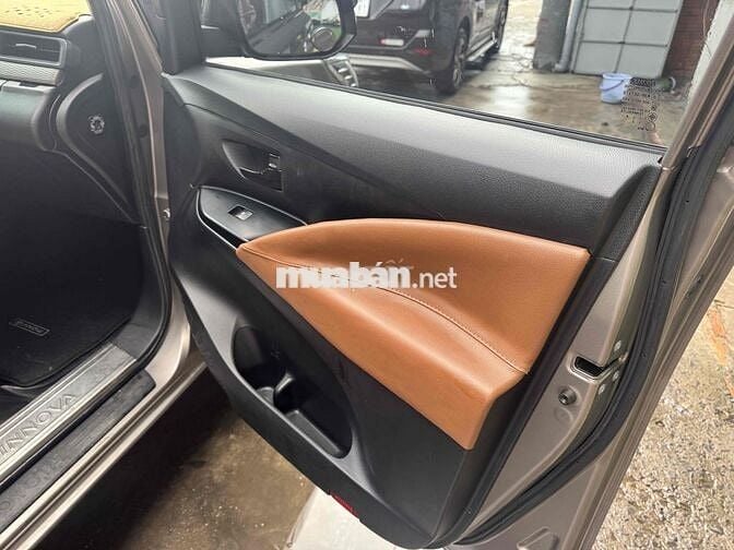 Toyota Innova 2017 2.0E - 110214 km