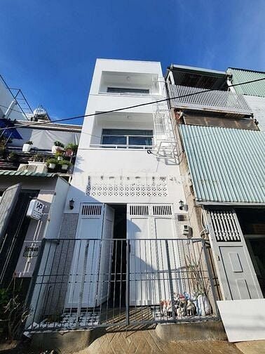 Phòng mới 20m2 mặt sau AEON TÂN PHÚ bán kính 1.2km