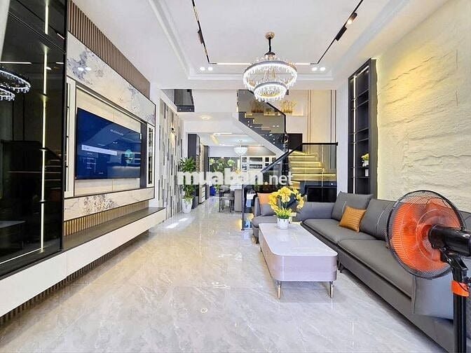 Nhà mới 4Tầng*35m2, Ôtô đỗ cổng, gần chợ, Trường học, 7p ra BxYênNghĩa