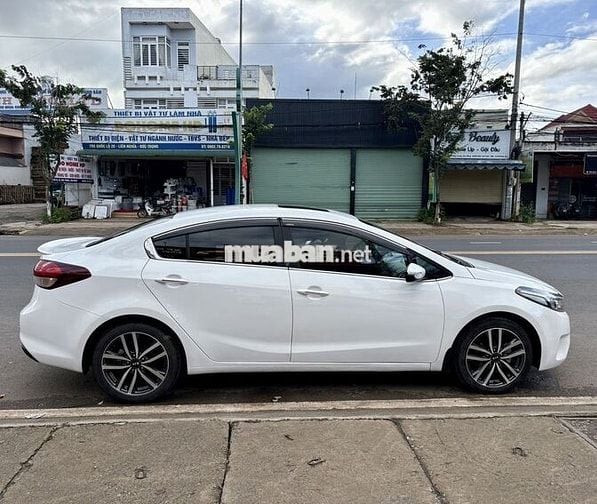 Kia Cerato 2017 1.6 AT - 122000 km