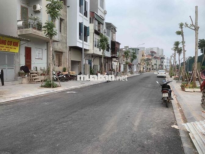 nhà nguyên căn 5 tầng mặt đường 17,5m cạnh Khai Sơn Hill